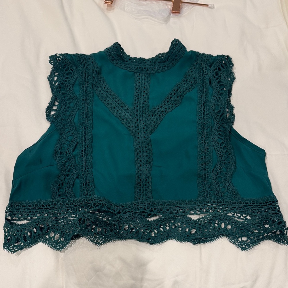 Women’s Crochet Trim Sleeveless crop Top — Teal never worn